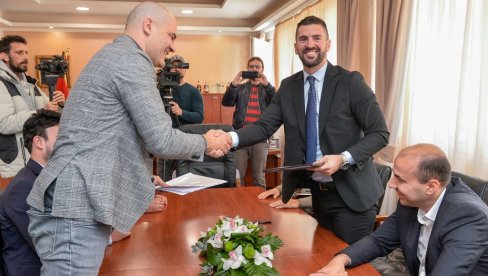 BENEFITE ĆE IMATI GRAĐANI CRNE GORE: Luku Budva nakon dve decenije preuzela Opština BENEFITE ĆE IMATI GRAĐANI CRNE GORE: Luku Budva nakon dve decenije preuzela Opština