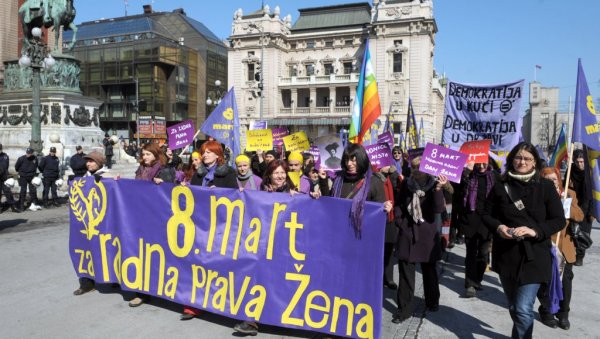 ОСМОМАРТОВСКИ МАРШ ЗА РАДНА ПРАВА: Једнаке плате, регулисање неплаћеног женског рада ОСМОМАРТОВСКИ МАРШ ЗА РАДНА ПРАВА: Једнаке плате, регулисање неплаћеног женског рада