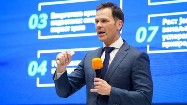 МИНИСТАР МАЛИ НА КОПАОНИК БИЗНИС ФОРУМУ: Веће и јаче земље су поклекле пред кризом, а једна мала Србија није (ВИДЕО) МИНИСТАР МАЛИ НА КОПАОНИК БИЗНИС ФОРУМУ: Веће и јаче земље су поклекле пред кризом, а једна мала Србија није (ВИДЕО)