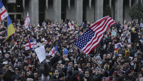 SAD POKUŠALE REVOLUCIJU U GRUZIJI: Tbilisi- Preispitati odnose sa Vašingtonom SAD POKUŠALE REVOLUCIJU U GRUZIJI: Tbilisi- Preispitati odnose sa Vašingtonom