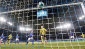 СТОТИ ДЕРБИ РУРА: Шалке у доброј форми дочекује Дортмунд коме је Челси прекинуо бајковити низ СТОТИ ДЕРБИ РУРА: Шалке у доброј форми дочекује Дортмунд коме је Челси прекинуо бајковити низ
