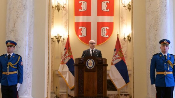 НЕСЕБИЧНО, ДАЈУЋИ СЕБЕ, ИЗВРШАВАЛИ ЗАДАТКЕ: Министар Вучевић уручио указе о унапређењима и постављењима НЕСЕБИЧНО, ДАЈУЋИ СЕБЕ, ИЗВРШАВАЛИ ЗАДАТКЕ: Министар Вучевић уручио указе о унапређењима и постављењима