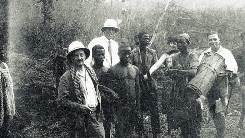 MONOGRAFIJE I ESEJI: Objavljena i monografija Afrika o stvaralaštvu Rastka Petrovića MONOGRAFIJE I ESEJI: Objavljena i monografija Afrika o stvaralaštvu Rastka Petrovića