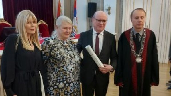 ПОЧАСНИ ДОКОТРАТ УГЛЕДНОМ НЕМАЧКОМ ХЕМАТОЛОГУ: Универзитет у Београду доделио признање Николаусу Мартину Крегеру ПОЧАСНИ ДОКОТРАТ УГЛЕДНОМ НЕМАЧКОМ ХЕМАТОЛОГУ: Универзитет у Београду доделио признање Николаусу Мартину Крегеру