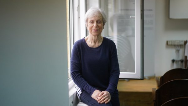 ЧУВЕНА МАРИОН МАИН ДОЛАЗИ У СРБИЈУ: Физиотерапеуткиња ће поделити своје знање о мишићној болести дечака ЧУВЕНА МАРИОН МАИН ДОЛАЗИ У СРБИЈУ: Физиотерапеуткиња ће поделити своје знање о мишићној болести дечака