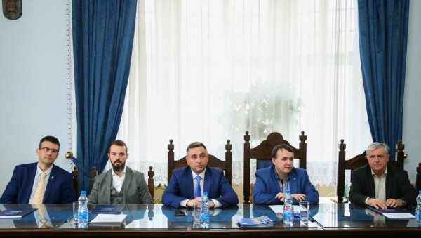 НАУКА И ПРИВРЕДА ЗАЈЕДНО ДО УСПЕХА: Слободна зона Суботица покренула нови пројекат НАУКА И ПРИВРЕДА ЗАЈЕДНО ДО УСПЕХА: Слободна зона Суботица покренула нови пројекат
