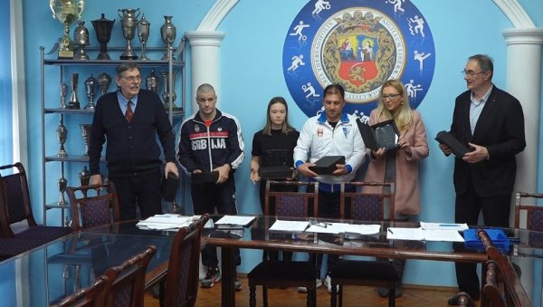ПРИЗНАЊЕ ЗА ЖИВОТНО ДЕЛО СТОНОТЕНИСЕРУ: Нина и Себастијан најбољи спротисти СДЖ Јован Микић Спартак ПРИЗНАЊЕ ЗА ЖИВОТНО ДЕЛО СТОНОТЕНИСЕРУ: Нина и Себастијан најбољи спротисти СДЖ Јован Микић Спартак