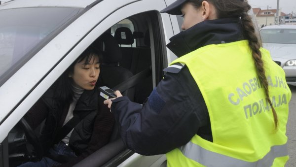 МЕШТАНКА БАЧКЕ ПАЛАНКЕ ВОЗИЛА СА 2,12 ПРОМИЛА АЛКОХОЛА: Следи пријава за насилничку вожљу МЕШТАНКА БАЧКЕ ПАЛАНКЕ ВОЗИЛА СА 2,12 ПРОМИЛА АЛКОХОЛА: Следи пријава за насилничку вожљу