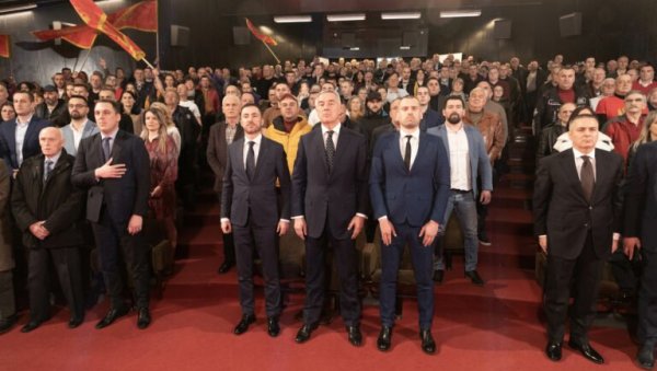 МИЛО КУКА У МОЈКОВЦУ: Мрзе ме четнички војвода, полетарац СНП, Здравков апостол МИЛО КУКА У МОЈКОВЦУ: Мрзе ме четнички војвода, полетарац СНП, Здравков апостол