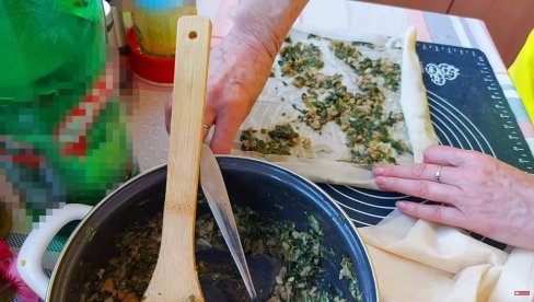 UKUSNIJA I OD ONE U PEKARI: Pita sa spanaćem i mesom - nećete moći da joj odolite (VIDEO) UKUSNIJA I OD ONE U PEKARI: Pita sa spanaćem i mesom - nećete moći da joj odolite (VIDEO)