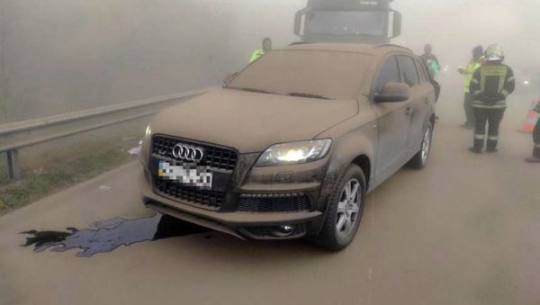 ДА ЛИ ЈЕ ОВО УЗРОК ЛАНЧАНОГ СУДАРА У МАЂАРСКОЈ? Сударило се 42 возила, повређено најмање 37 људи ДА ЛИ ЈЕ ОВО УЗРОК ЛАНЧАНОГ СУДАРА У МАЂАРСКОЈ? Сударило се 42 возила, повређено најмање 37 људи