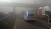 PRVA ŽRTVA STRAVIČNOG LANČANOG SUDARA: Ispod sprženog vozila u Mađarskoj izvučeno telo PRVA ŽRTVA STRAVIČNOG LANČANOG SUDARA: Ispod sprženog vozila u Mađarskoj izvučeno telo
