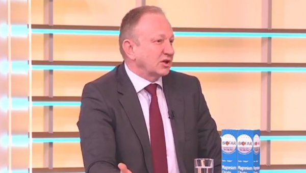 ЂИЛАС ПОРУЧУЈЕ ВУЧИЋУ: Уведи санкције Русији, биће лакше око Косова ЂИЛАС ПОРУЧУЈЕ ВУЧИЋУ: Уведи санкције Русији, биће лакше око Косова