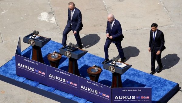 ПЕКИНГ УПОЗОРАВА: Аустралија, Велика Британија и САД се крећу путем грешке и опасности ПЕКИНГ УПОЗОРАВА: Аустралија, Велика Британија и САД се крећу путем грешке и опасности
