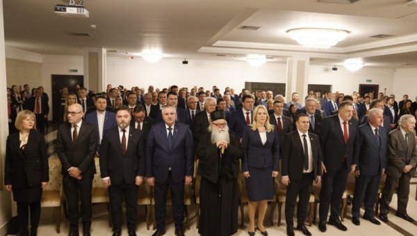 ИСТОЧНО САРАЈЕВО – СИНОНИМ СТРАДАЊА И ПОНОВНОГ РАЂАЊА: Пре три деценије, у току рата, донета одлука о формирању града ИСТОЧНО САРАЈЕВО – СИНОНИМ СТРАДАЊА И ПОНОВНОГ РАЂАЊА: Пре три деценије, у току рата, донета одлука о формирању града
