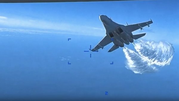 ОБЈАВЉЕН СНИМАК ОБАРАЊА АМЕРИЧКОГ ДРОНА: Погледајте како је руски ловац неутралисао беспилотну летелицу (ВИДЕО) ОБЈАВЉЕН СНИМАК ОБАРАЊА АМЕРИЧКОГ ДРОНА: Погледајте како је руски ловац неутралисао беспилотну летелицу (ВИДЕО)