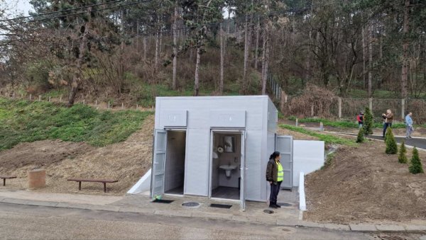 БЕСПЛАТНО ЗА СВЕ: Лесковац добио још један јавни тоалет (ФОТО) БЕСПЛАТНО ЗА СВЕ: Лесковац добио још један јавни тоалет (ФОТО)