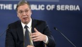 VUČIĆ: Nadaju se da ću da potpišem da bi tražili moju glavu