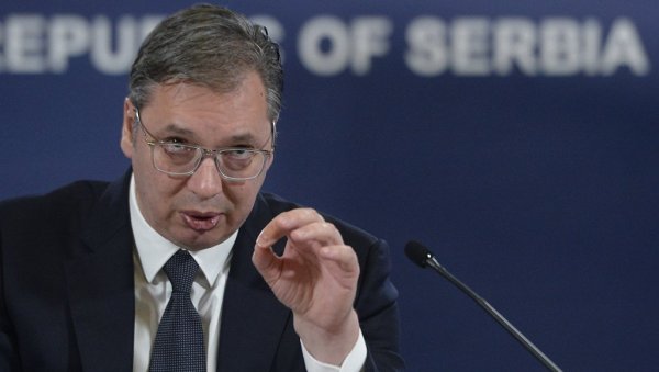 ВУЧИЋ: Ако будемо мењали политику, ја ћу лично да вам то саопштим, а не Раде Баста ВУЧИЋ: Ако будемо мењали политику, ја ћу лично да вам то саопштим, а не Раде Баста