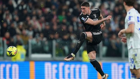 NEKE PONUDE JE NEMOGUĆE ODBITI: Trener Juventusa nagovestio da Vlahović napušta klub NEKE PONUDE JE NEMOGUĆE ODBITI: Trener Juventusa nagovestio da Vlahović napušta klub