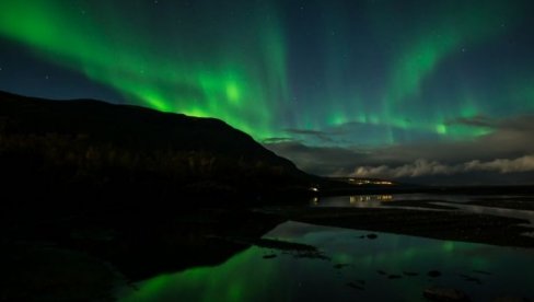 NESTVARNI PRIZORI NA NEBU IZNAD RUSIJE: Čarobne boje polarne svetlosti (FOTO/VIDEO)