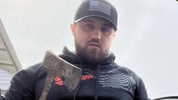 АЛБАНСКИ ЕКСТРЕМИСТА УХАПШЕН У ЊУЈОРКУ: Језиве претње исламисте - Разапећу вас, пацови АЛБАНСКИ ЕКСТРЕМИСТА УХАПШЕН У ЊУЈОРКУ: Језиве претње исламисте - Разапећу вас, пацови