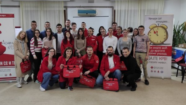 СЕМИНАР О ДОБРОВОЉНОМ ДАВАЛАШТВУ KРВИ: Од 100 људи троје даје крв СЕМИНАР О ДОБРОВОЉНОМ ДАВАЛАШТВУ KРВИ: Од 100 људи троје даје крв