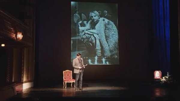 КОМЕМОРАЦИЈА ТАНАСИЈУ УЗУНОВИЋУ: За Тасу је глума била самоодбрана, њоме је одбранио своју чистоту детата (ФОТО/ВИДЕО) КОМЕМОРАЦИЈА ТАНАСИЈУ УЗУНОВИЋУ: За Тасу је глума била самоодбрана, њоме је одбранио своју чистоту детата (ФОТО/ВИДЕО)