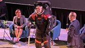 ГОТОВА ОДЕЋА ЗА МЕСЕЦ: Американци у Хјустону представили свемирска одела ГОТОВА ОДЕЋА ЗА МЕСЕЦ: Американци у Хјустону представили свемирска одела
