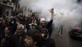 ПРОТЕСТИ У ФРАНЦУСКОЈ: Сузавац у Бордоу, полиција забранила окупљање (ВИДЕО) ПРОТЕСТИ У ФРАНЦУСКОЈ: Сузавац у Бордоу, полиција забранила окупљање (ВИДЕО)