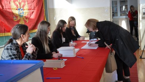 PRVI REZULTATI IZBORA U CRNOJ GORI PRVI REZULTATI IZBORA U CRNOJ GORI