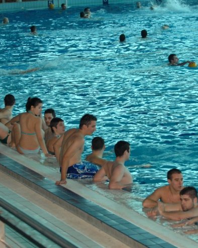 КАРТЕ ДО 600 ДИНАРА: Затворени базени спремни за предстојећу зимску сезону, цене варирају