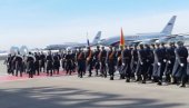 ВЕЛИЧАНСТВЕН ДОЧЕК ЗА СИ ЂИНПИНГА: Почасни строј и црвени тепих за председника Кине (ВИДЕО) ВЕЛИЧАНСТВЕН ДОЧЕК ЗА СИ ЂИНПИНГА: Почасни строј и црвени тепих за председника Кине (ВИДЕО)