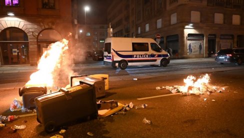 UBIJEN DEMONSTRANT U MARSELJU: Mladić pogođen gumenim metkom u grudi, sumnja se da ga je upucala policija UBIJEN DEMONSTRANT U MARSELJU: Mladić pogođen gumenim metkom u grudi, sumnja se da ga je upucala policija