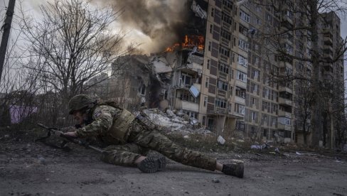 RAT U UKRAJINI: Rusi napreduju kod Avdejevke, VSU šalje pomoć za Bahmut; Nestao bataljon tenkova iz Slovenije (MAPA/FOTO/VIDEO)