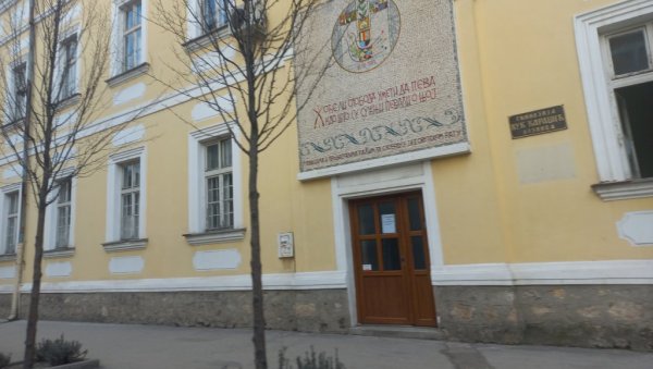 НОВЕ СТИПЕДНИЈЕ У ЛОЗНИЦИ: Пријавило се 148 кандидата НОВЕ СТИПЕДНИЈЕ У ЛОЗНИЦИ: Пријавило се 148 кандидата
