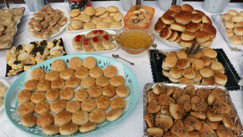 SLATKI MLADENČIĆI MLADENCIMA U ČAST: U Smederevu na praznik održana tradicionalna izložba slatkih i slanih proizvoda (FOTO) SLATKI MLADENČIĆI MLADENCIMA U ČAST: U Smederevu na praznik održana tradicionalna izložba slatkih i slanih proizvoda (FOTO)