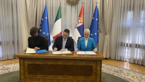 МИНИСТАРИ ПОТПИСАЛИ МЕМОРАНДУМ О САРАДЊИ: Јачамо сарадњу са Италијом у области образовања и науке МИНИСТАРИ ПОТПИСАЛИ МЕМОРАНДУМ О САРАДЊИ: Јачамо сарадњу са Италијом у области образовања и науке