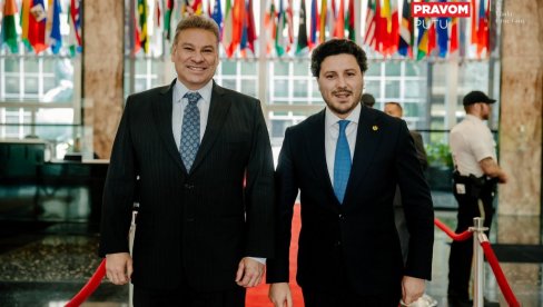 ABAZOVIĆ SA ESKOBAROM O IZBORIMA: Prvi krug prošao u građanskom maniru ABAZOVIĆ SA ESKOBAROM O IZBORIMA: Prvi krug prošao u građanskom maniru