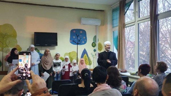 СА ПРАВОСЛАВЦИМА ОБЕЛЕЖИЛИ ПРОЧЕТАК ПРАЗНИКА: У Лозници основаци муслиманске вероисповести одржали програм посвећен Рамазану СА ПРАВОСЛАВЦИМА ОБЕЛЕЖИЛИ ПРОЧЕТАК ПРАЗНИКА: У Лозници основаци муслиманске вероисповести одржали програм посвећен Рамазану