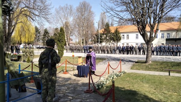 ЖРТВЕ НАТО АГРЕСИЈЕ НЕ СМЕЈУ ДА СЕ ЗАБОРАВЕ: У Новом Саду одржан традиционални комеморативни скуп и положени венци погинулима ЖРТВЕ НАТО АГРЕСИЈЕ НЕ СМЕЈУ ДА СЕ ЗАБОРАВЕ: У Новом Саду одржан традиционални комеморативни скуп и положени венци погинулима