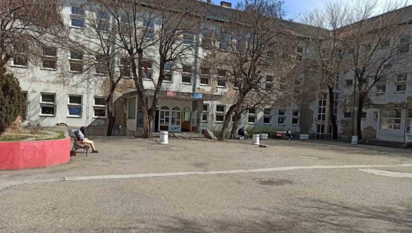 ПРОБНИ ЗАВРШНИ ИСПИТ: Осмаци у Бору и Неготину тестирали знање из математике ПРОБНИ ЗАВРШНИ ИСПИТ: Осмаци у Бору и Неготину тестирали знање из математике