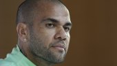 ALVES OSUĐEN! Jedan od najtrofejnijih fudbalera poslat na dugogodišnju robiju ALVES OSUĐEN! Jedan od najtrofejnijih fudbalera poslat na dugogodišnju robiju