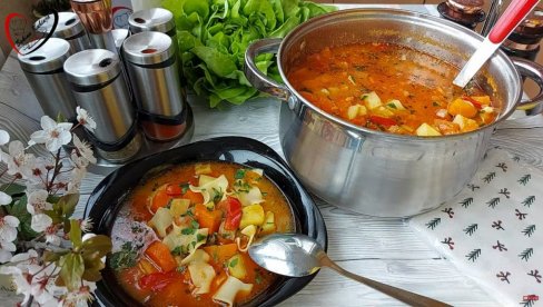 Recept za posni paprikaš sa testeninom - neverovatno ukusan (VIDEO) Recept za posni paprikaš sa testeninom - neverovatno ukusan (VIDEO)