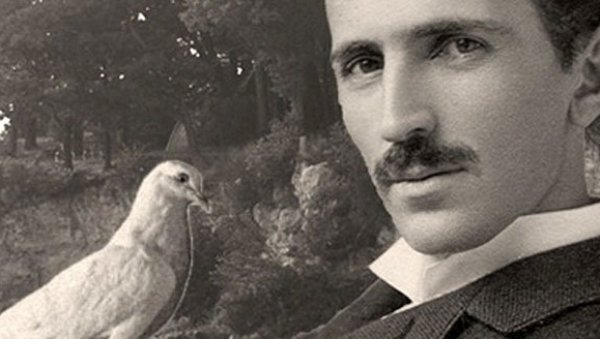 ТЕСЛА МЕЂУ ГЕЈЕВИМА: Чувени научник јунак зидних новина у једној школи (ФОТО) ТЕСЛА МЕЂУ ГЕЈЕВИМА: Чувени научник јунак зидних новина у једној школи (ФОТО)