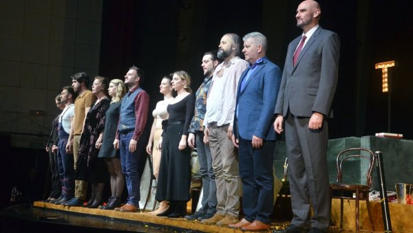 ДАНИ КОМЕДИЈЕ У ЈАГОДИНИ: Најбоља представа Тартиф“, најсмешнија Неки то воле вруће“ (ФОТО) ДАНИ КОМЕДИЈЕ У ЈАГОДИНИ: Најбоља представа Тартиф“, најсмешнија Неки то воле вруће“ (ФОТО)