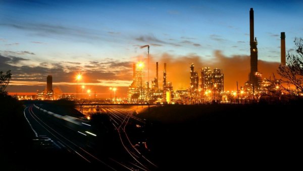 САУДИЈЦИ И КИНЕЗИ СКЛОПИЛИ ПОСАО ВЕКА: Ниче огромна нафтна рафинерија у Кини САУДИЈЦИ И КИНЕЗИ СКЛОПИЛИ ПОСАО ВЕКА: Ниче огромна нафтна рафинерија у Кини