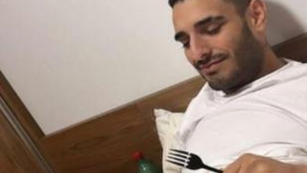 ДАРКО ЛАЗИЋ ИЗАШАО ИЗ БОЛНИЦЕ: Певач се одмах огласио из породичног дома ДАРКО ЛАЗИЋ ИЗАШАО ИЗ БОЛНИЦЕ: Певач се одмах огласио из породичног дома