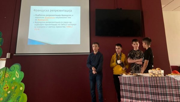 У ДУХУ ФРАНКОФОНИЈЕ: У ОШ Четврти краљевачки батаљон обележен месец француске културе У ДУХУ ФРАНКОФОНИЈЕ: У ОШ Четврти краљевачки батаљон обележен месец француске културе
