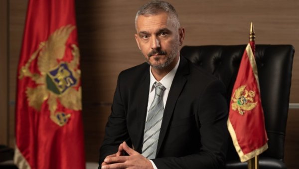 БРЂАНИН СПРЕМА ТУЖБУ: Огласио се смењени директор Управе полиције Црне Горе БРЂАНИН СПРЕМА ТУЖБУ: Огласио се смењени директор Управе полиције Црне Горе